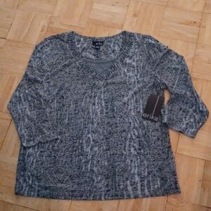 Erika top women's size large gray and black new with tags